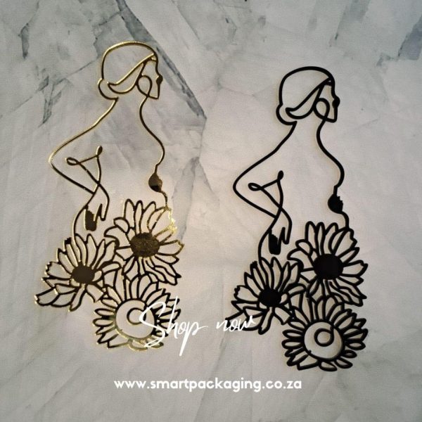 FLOWER PREGNANCY LINE ART CAKE DECORATION